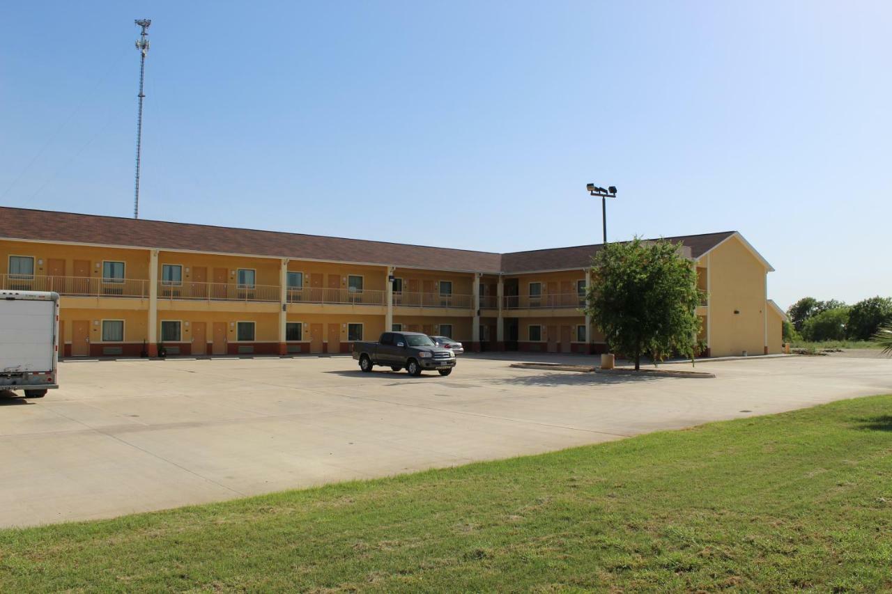 Horizon Inn&Suites Pearsall Esterno foto